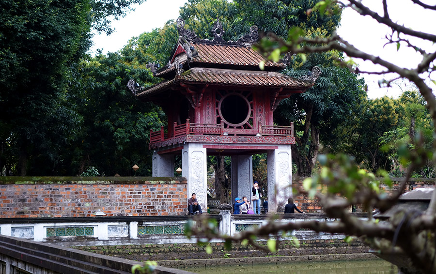 vietnam hanoi temple litterature