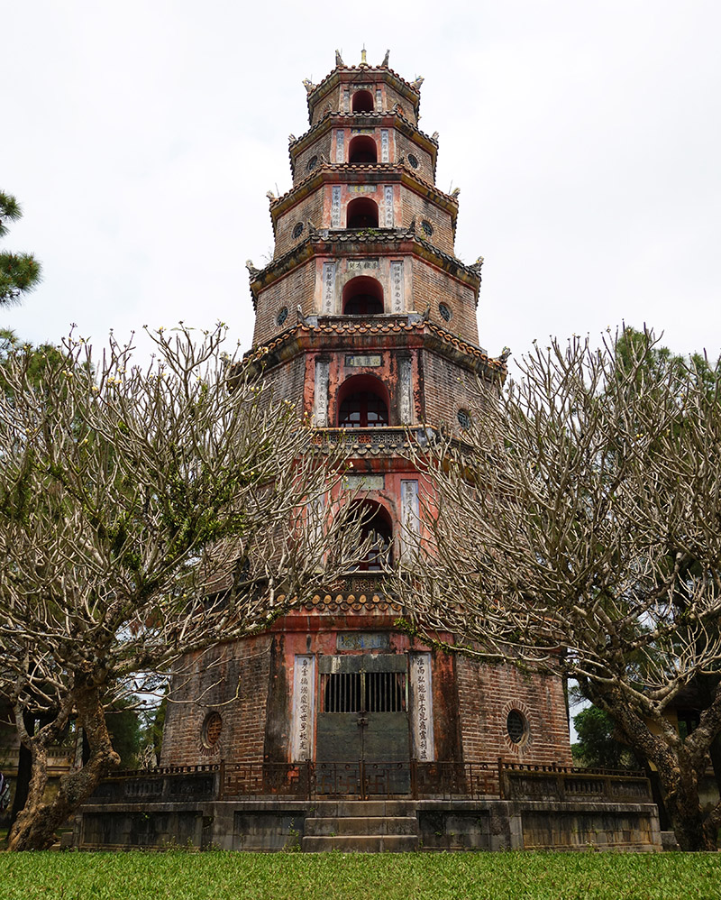 vietnam hue pagode dame celeste thien mu