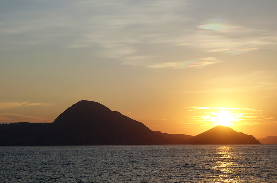 indonesie komodo bateau mer sunset aurore lever soleil