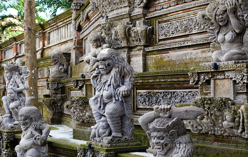 indonesie bali temple ubud pura dalem statue