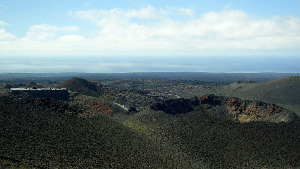 canaries lanzarote volcan lave cratere timanfaya