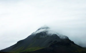 islande montagne nuages